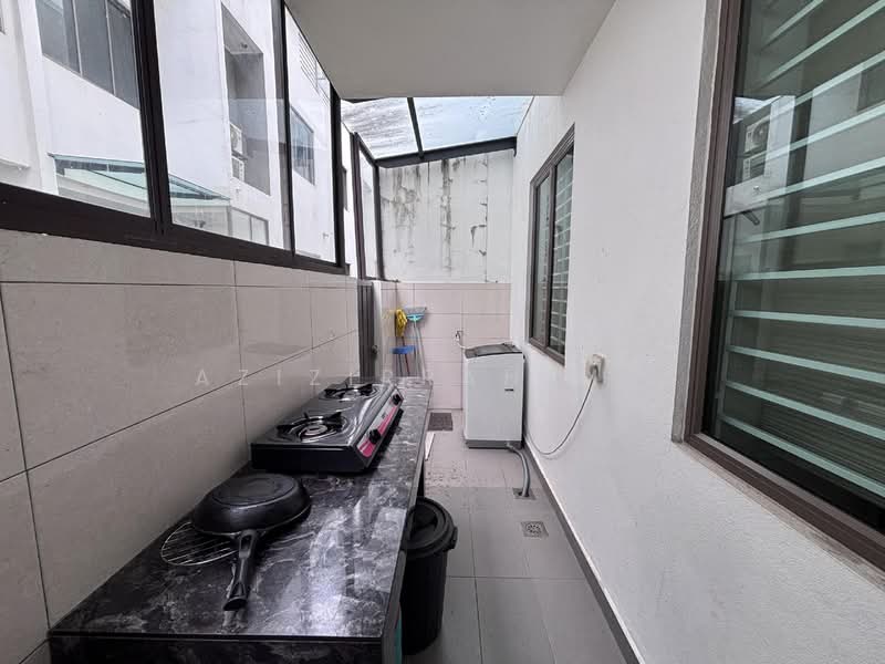 3-storey Terraced House for Sale in Cyberjaya (Selangor) - Azizirrahim . - Kitchen - PropertyGuru.com.my
