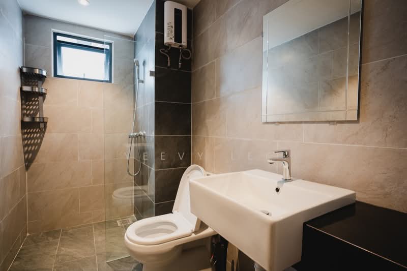 Servis Apartment untuk Disewa di Emporis - Yeevy Lee - Bathroom - PropertyGuru.com.my