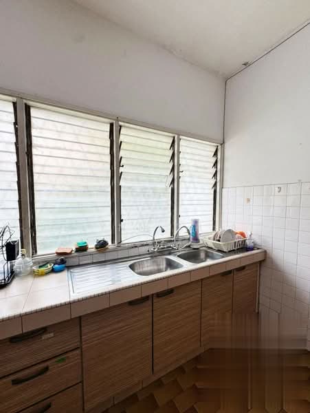 Rumah Berkembar untuk Disewa di Seksyen 11 (Kota Damansara) - Elynn Chia - Kitchen - PropertyGuru.com.my