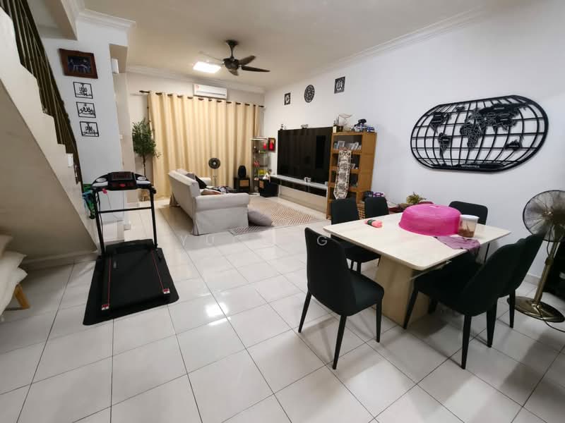 2-storey Terraced House for Sale in Taman Seri Austin (Tebrau) - Yucong . - Living Room - PropertyGuru.com.my