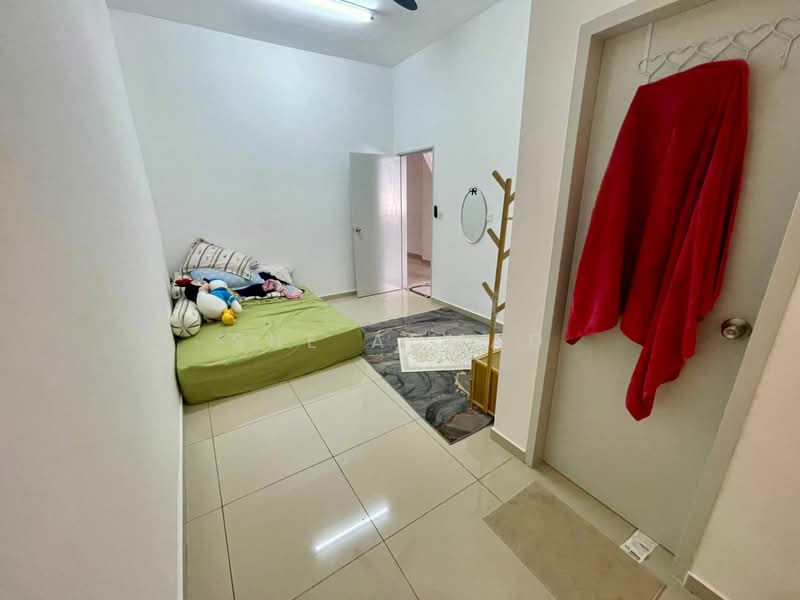 2-storey Terraced House for Sale in Taman Arawana (Lenggeng) - Sue Ahmad - Bedroom - PropertyGuru.com.my