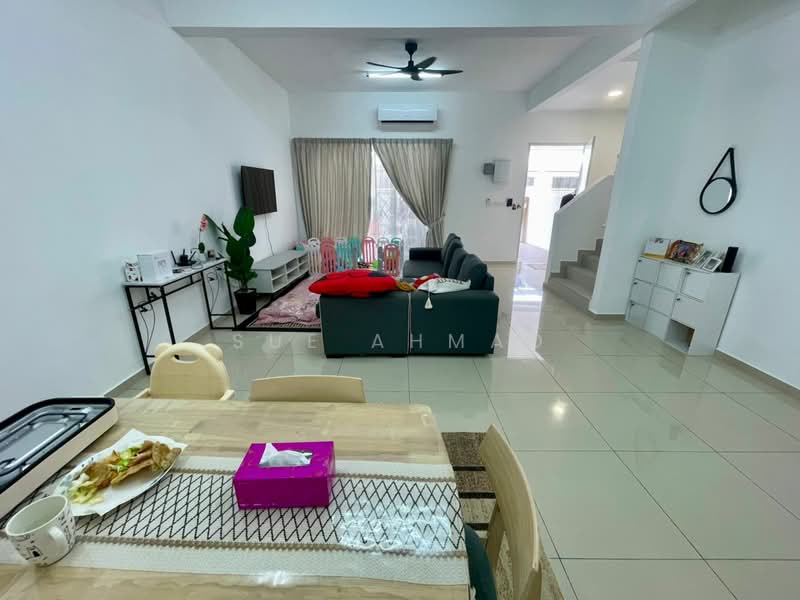 2-storey Terraced House for Sale in Taman Arawana (Lenggeng) - Sue Ahmad - Living Room - PropertyGuru.com.my