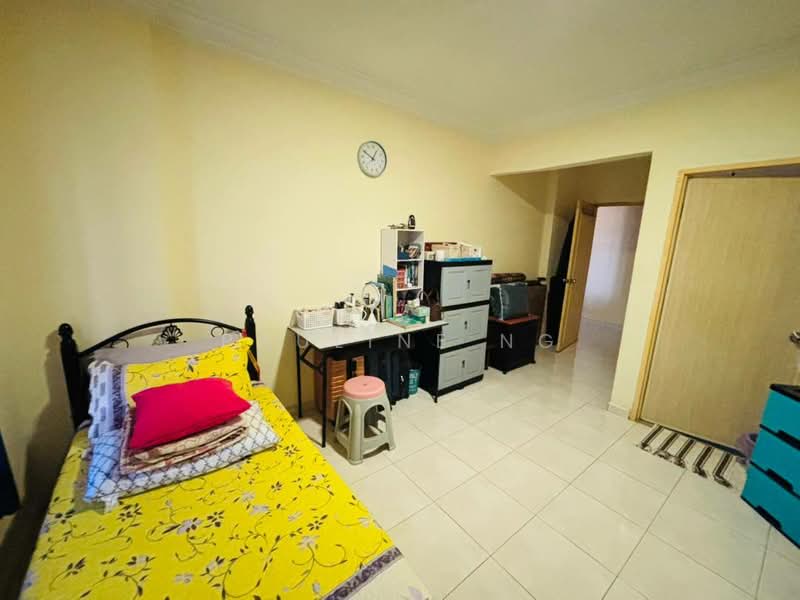 Pangsapuri untuk Dijual di Seri Mutiara Apartment - Pauline Ng - Bedroom - PropertyGuru.com.my