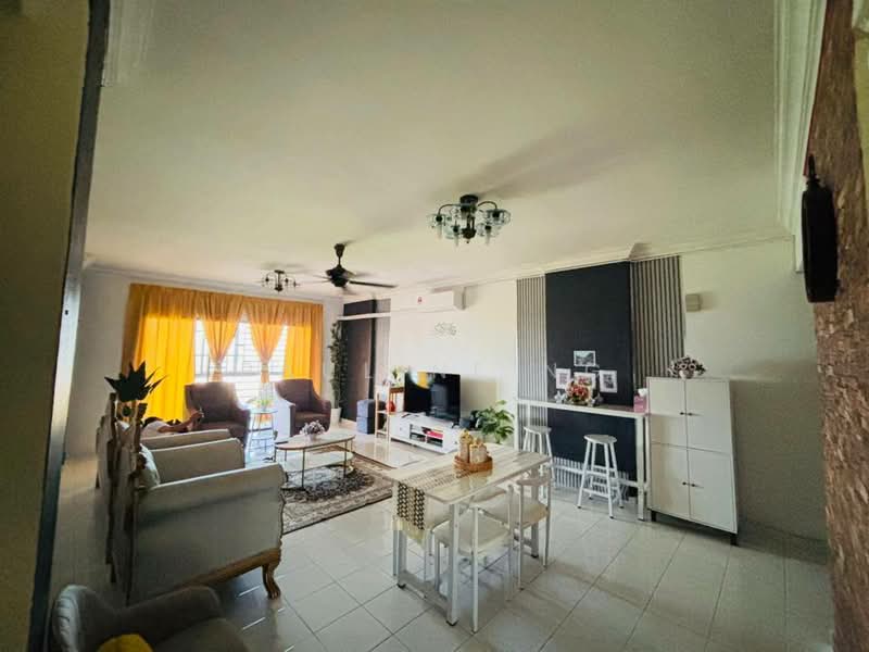 Pangsapuri untuk Dijual di Seri Mutiara Apartment - Pauline Ng - Living Room - PropertyGuru.com.my