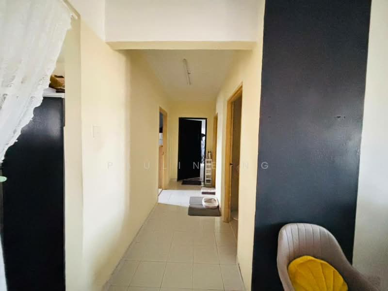 Pangsapuri untuk Dijual di Seri Mutiara Apartment - Pauline Ng - Corridor - PropertyGuru.com.my