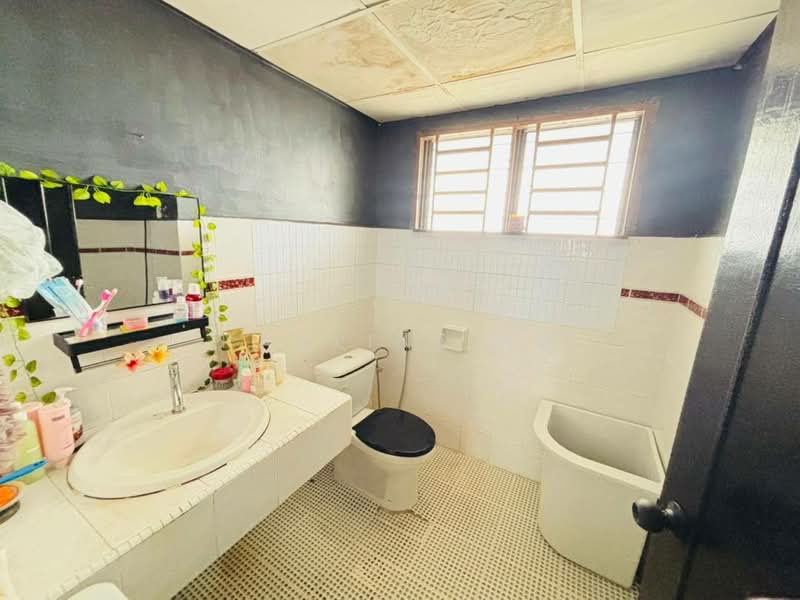 Pangsapuri untuk Dijual di Seri Mutiara Apartment - Pauline Ng - Bathroom - PropertyGuru.com.my