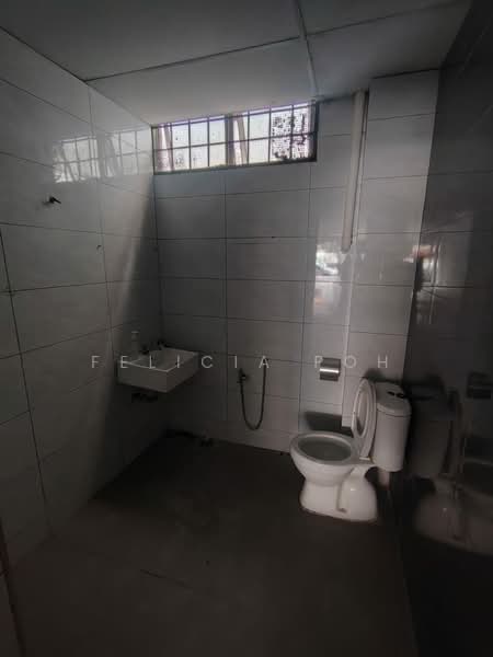 Shop for Rent in SS2 (Petaling Jaya) - Felicia Poh - Bathroom - PropertyGuru.com.my