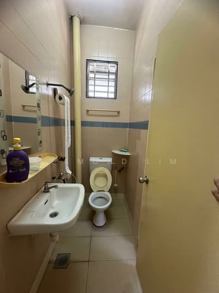 Rumah Teres 1.5 Tingkat untuk Dijual di Taman Bukit Jaya (Ulu Tiram) - Desmond Lim - Bathroom - PropertyGuru.com.my