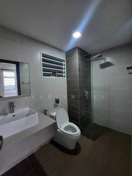 Condominium for Rent at Paraiso Residence @ The Earth - Jesslyn Lee - Bathroom - PropertyGuru.com.my