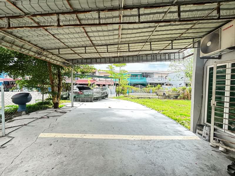2-storey Terraced House for Sale in Seksyen 17 (Shah Alam) - Nadia Shukri - Exterior - PropertyGuru.com.my