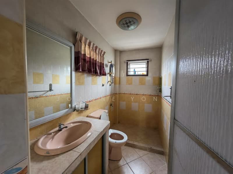 Semi-Detached House for Rent in Johor Bahru (Johor) - Joanne Yong - Bathroom - PropertyGuru.com.my
