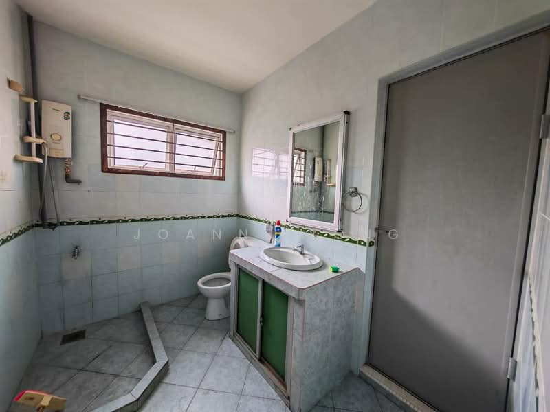 Semi-Detached House for Rent in Johor Bahru (Johor) - Joanne Yong - Bathroom - PropertyGuru.com.my