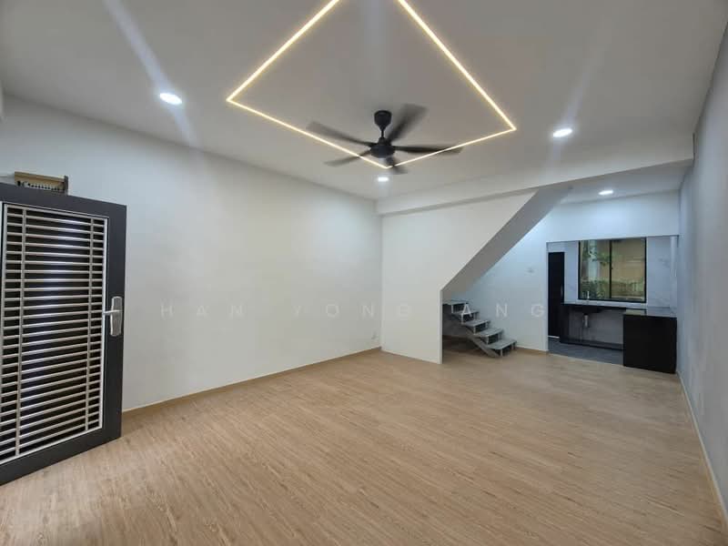 Rumah Teres untuk Dijual di Taman Nusa Damai (Pasir Gudang) - Han Yong Ang - Living Room - PropertyGuru.com.my