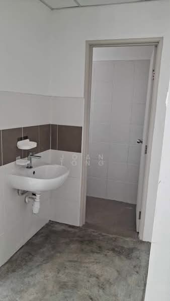 Shop / Office for Rent in Bandar Dato Onn (Tebrau) - Joan Tong - Bathroom - PropertyGuru.com.my