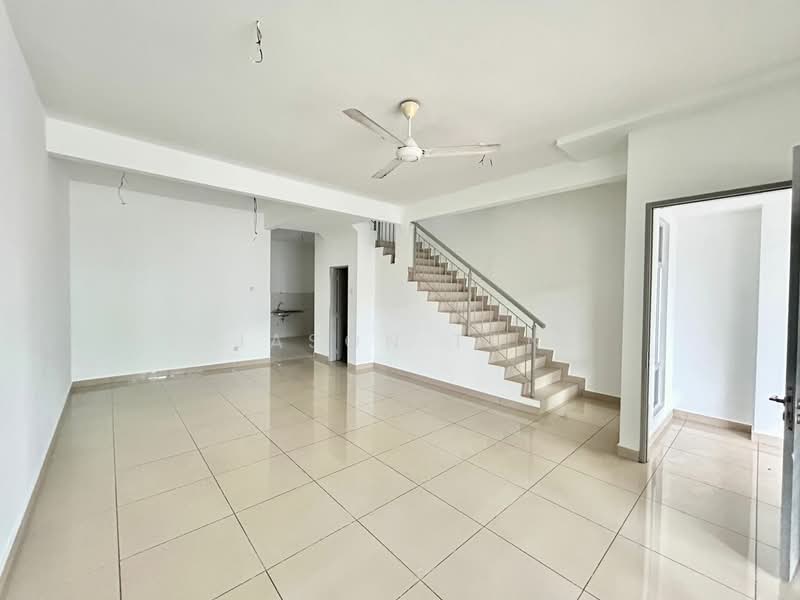Rumah Teres 2 Tingkat untuk Dijual di Taman Seri Austin (Tebrau) - Jason Tan - Living Room - PropertyGuru.com.my
