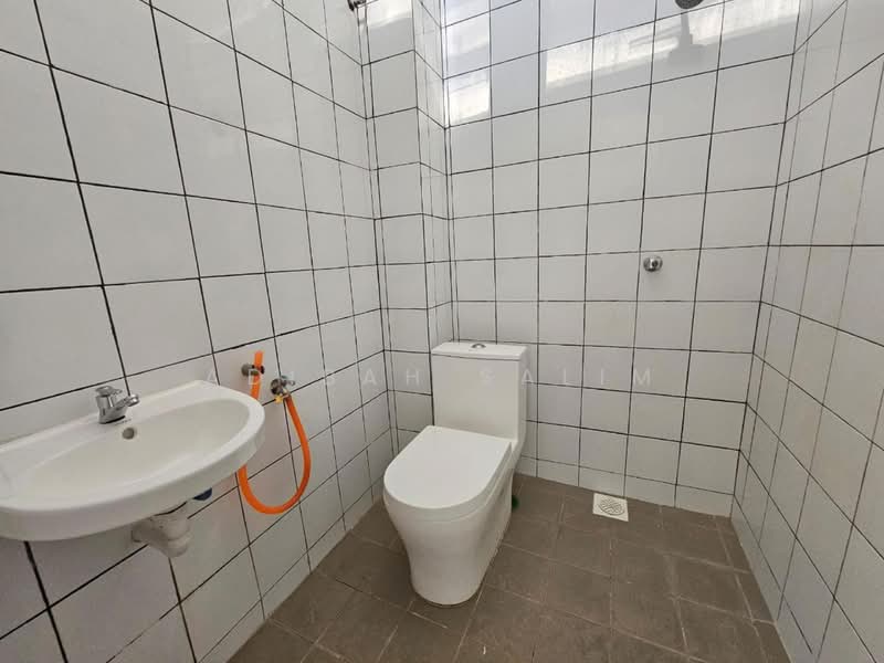 2-storey Terraced House for Sale in Putrajaya (Putrajaya) - Adibah Salim - Bathroom - PropertyGuru.com.my