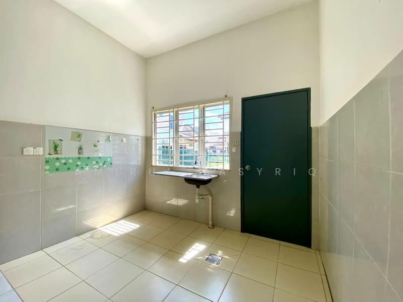 Semi-Detached House for Sale in Kapar (Selangor) - Amirul Nasyriq - Kitchen - PropertyGuru.com.my