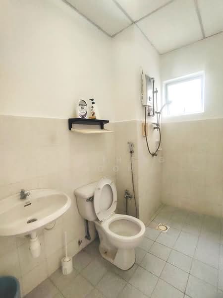 Apartment for Rent at Jalil Damai Apartments - LIM KHENG BOON - Bathroom - PropertyGuru.com.my