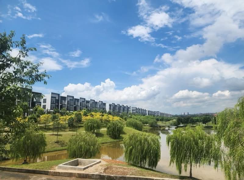 Shop / Office for Rent in Austin Crest (Johor Bahru) - Michelle He - Exterior - PropertyGuru.com.my