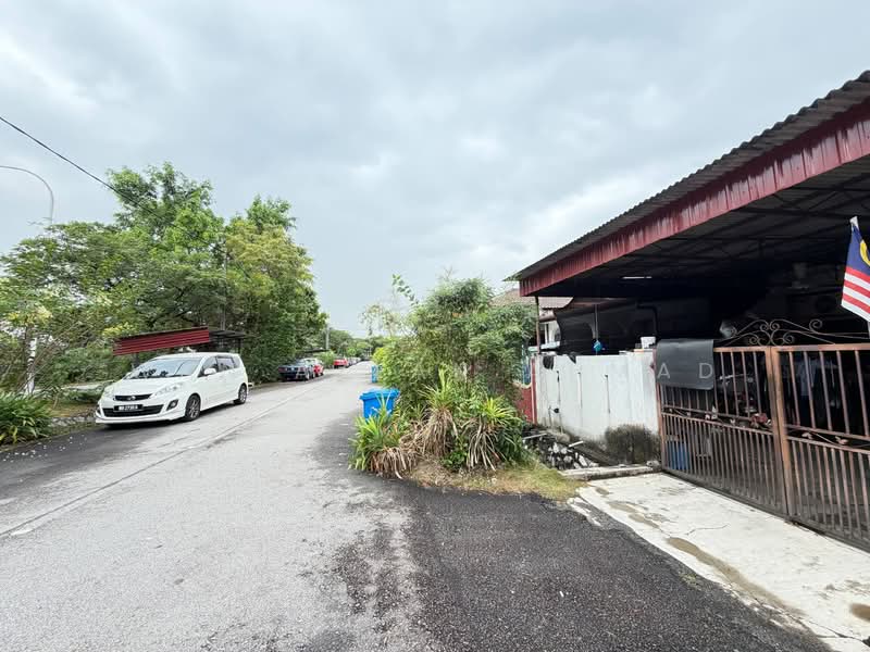 1-storey Terraced House for Sale in Seksyen 17 (Shah Alam) - Wan Azlan Ahmad - PropertyGuru.com.my