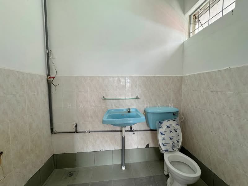 Semi-Detached House for Sale in Penampang (Sabah) - Hazel Chan - Bathroom - PropertyGuru.com.my