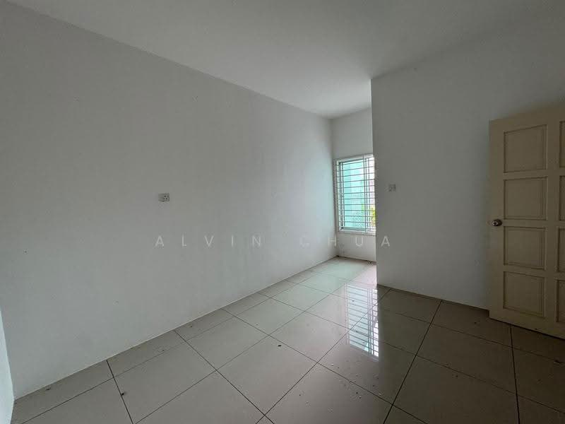 1-storey Terraced House for Sale in Lundu (Sarawak) - Alvin Chua - MASTERBEDROOM - PropertyGuru.com.my