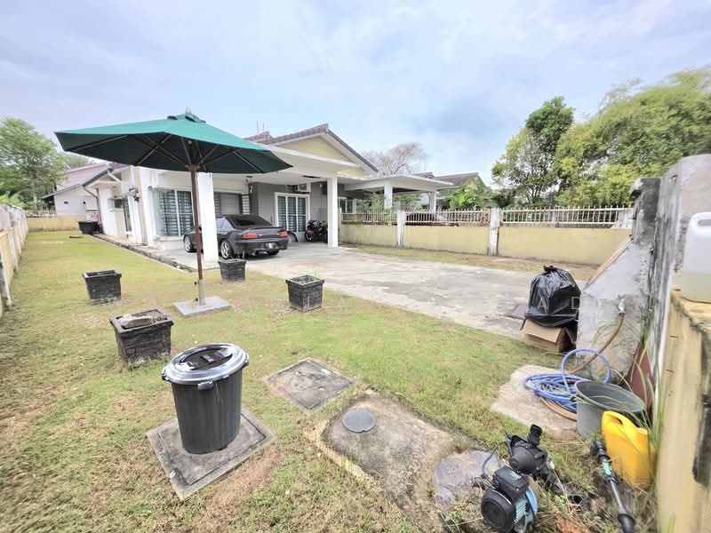 Semi-Detached House for Sale in Kampung Batu 9 Kebun Baru (Telok Panglima Garang) - Wan Azlan Ahmad - PropertyGuru.com.my