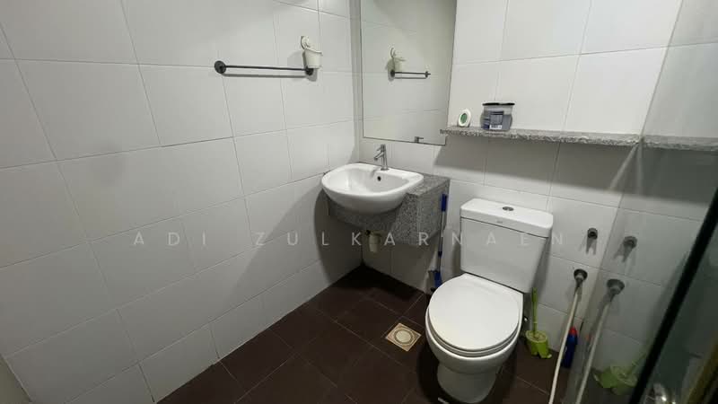 Servis Apartment untuk Dijual di Pacific Place - Adi Zulkarnaen - Bathroom - PropertyGuru.com.my