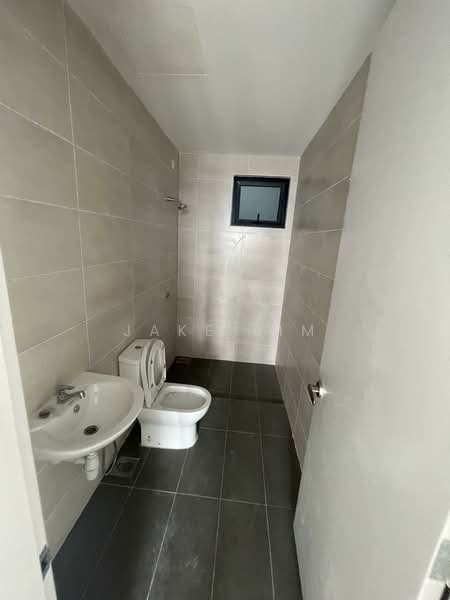Kondominium untuk Dijual di Alstonia Residence - Jake Lim - Bathroom - PropertyGuru.com.my