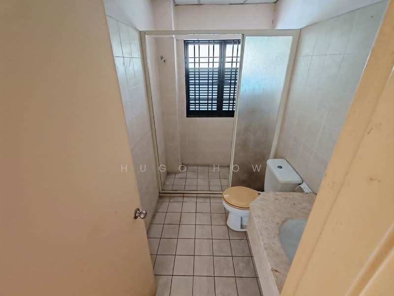 Rumah Berkembar untuk Dijual di Bandar Sri Damansara (Selangor) - Hugo How - Bathroom - PropertyGuru.com.my