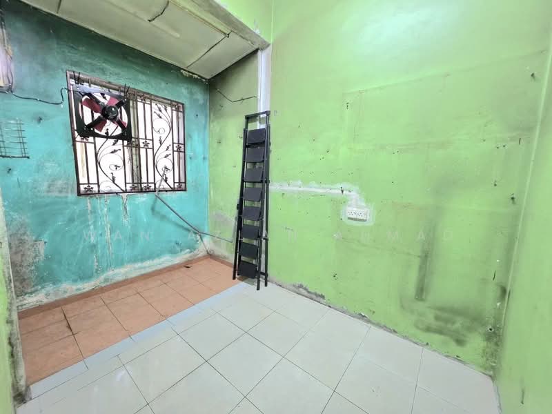 1-storey Terraced House for Sale in Taman Sri Rantau (Kapar) - Wan Azlan Ahmad - PropertyGuru.com.my
