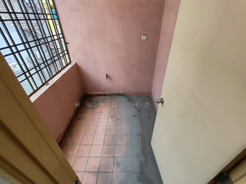 Rumah Berkembar untuk Dijual di Bandar Sri Damansara (Selangor) - Hugo How - Balcony - PropertyGuru.com.my