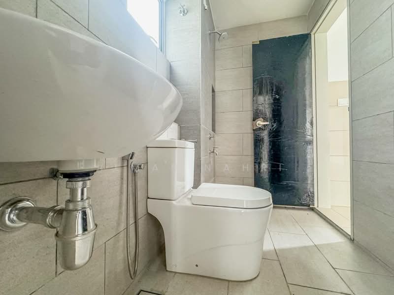 2-storey Terraced House for Sale in Semenyih (Selangor) - Ilman Nahri - Bathroom - PropertyGuru.com.my