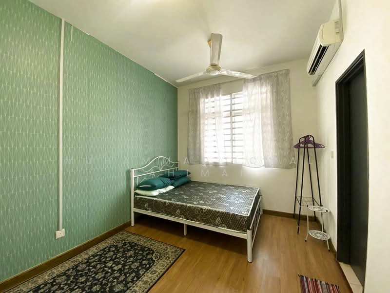 2-storey Terraced House for Sale in Pantai Sepang Putra (Sepang) - Muhammad Iqmal Rahiman - Bedroom - PropertyGuru.com.my