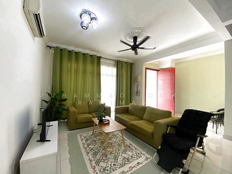 2-storey Terraced House for Sale in Pantai Sepang Putra (Sepang) - Muhammad Iqmal Rahiman - Living Room - PropertyGuru.com.my
