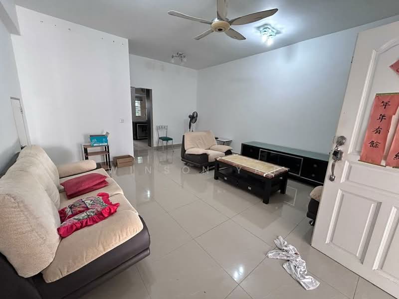 Rumah Teres 2.5 Tingkat untuk Disewa di Taman Setia Indah (Tebrau) - Winson Yap - Living Room - PropertyGuru.com.my