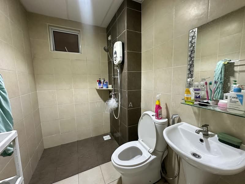 Servis Apartment untuk Dijual di Pangsapuri Tanah Emas (Golden Sands) - Siow Yan Er - Bathroom - PropertyGuru.com.my