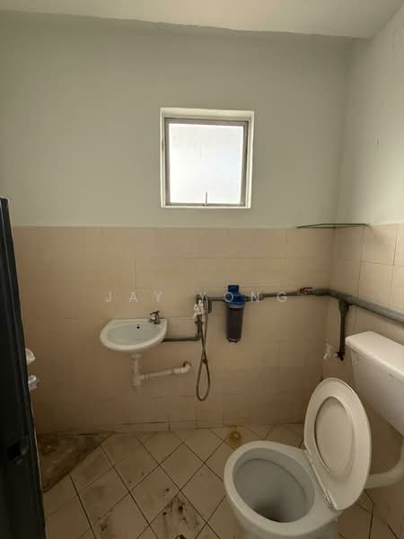 Rumah Flat untuk Dijual di Taman Mastiara - Jay Yong - Bathroom - PropertyGuru.com.my