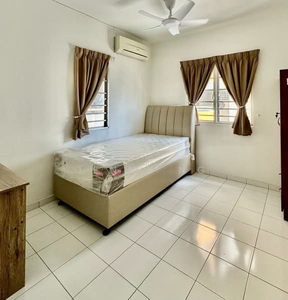 Kondominium untuk Disewa di Endah Regal Condominium - Jenny Ng - Bedroom - PropertyGuru.com.my