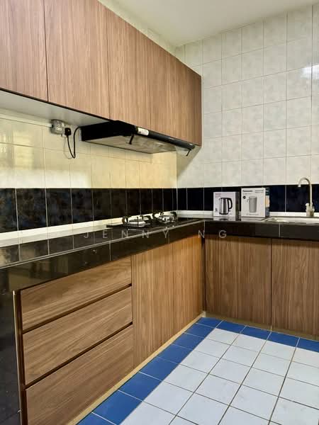 Kondominium untuk Disewa di Endah Regal Condominium - Jenny Ng - Kitchen - PropertyGuru.com.my