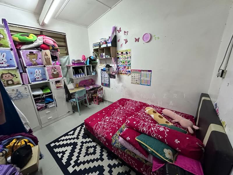 Rumah Teres 1 Tingkat untuk Dijual di Taman Bukit Mewah (Kajang) - Muhammed Nazri bin Mustapha - Bedroom - PropertyGuru.com.my