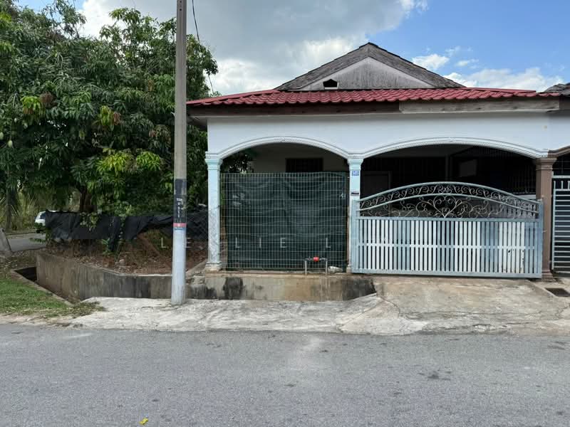 1-storey Terraced House for Sale in Taman Desa Ilmu Pokok Sena (Pokok Sena) - Leslie Low - Exterior - PropertyGuru.com.my