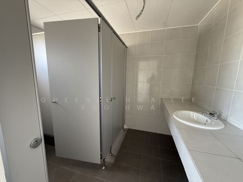 Shop / Office for Rent in Puchong (Selangor) - Queenie Hwa Lee Soo Hwa - Bathroom - PropertyGuru.com.my