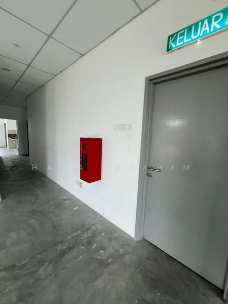 Kedai / Pejabat untuk Disewa di Bandar Seri Putra (Bangi) - Hawa Ibrahim - Corridor - PropertyGuru.com.my