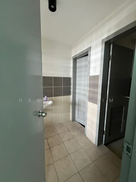 Kedai / Pejabat untuk Disewa di Bandar Seri Putra (Bangi) - Hawa Ibrahim - Interior - PropertyGuru.com.my