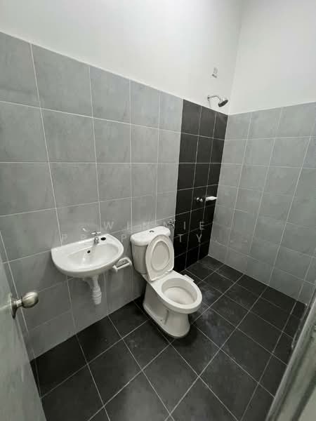 Rumah Kluster untuk Disewa di Taman Pulai Mutiara (Iskandar Puteri (Nusajaya)) - Winnie Property Johor - Bathroom - PropertyGuru.com.my