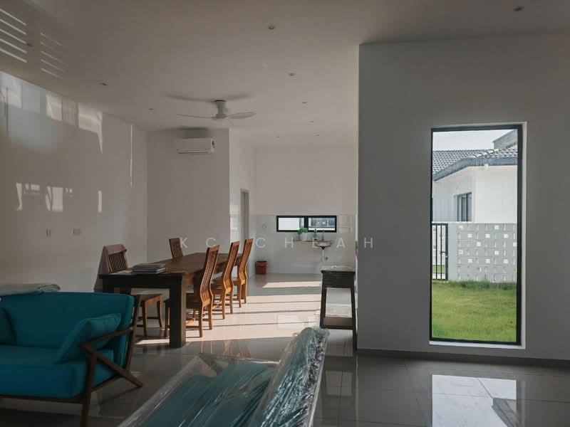 1-storey Terraced House for Rent in Eco Grandeur (Puncak Alam) - KC Cheah - Living Room - PropertyGuru.com.my