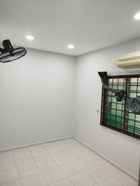Rumah Bandar untuk Dijual di Taman Limbongan Permai (Klebang) - Bee . - Interior - PropertyGuru.com.my