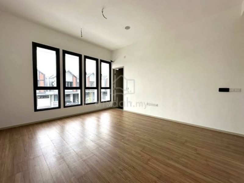 Rumah Teres untuk Dijual di Shah Alam (Selangor) - Tom Yip - Living Room - PropertyGuru.com.my