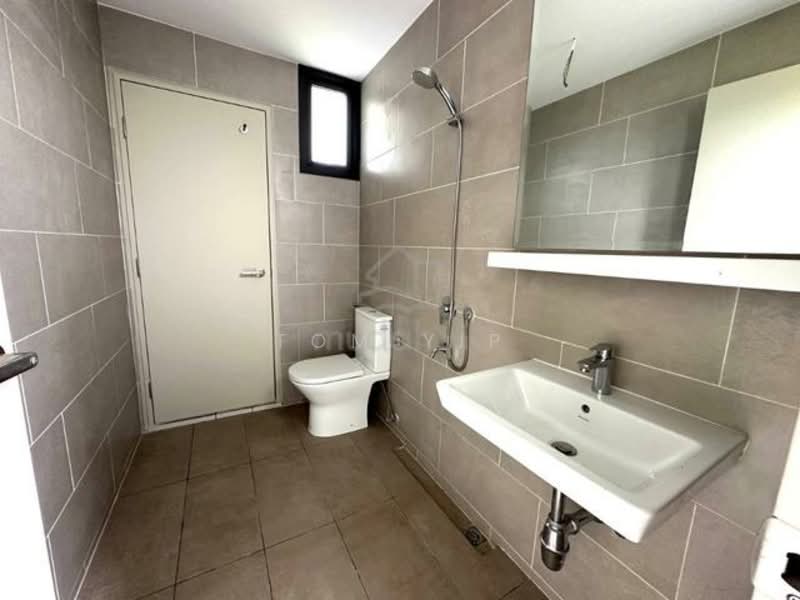 Rumah Teres untuk Dijual di Shah Alam (Selangor) - Tom Yip - Bathroom - PropertyGuru.com.my